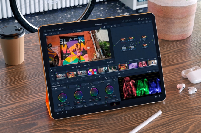 New version of DaVinci Resolve 18 for iPad which allow to work from anywhere in the world